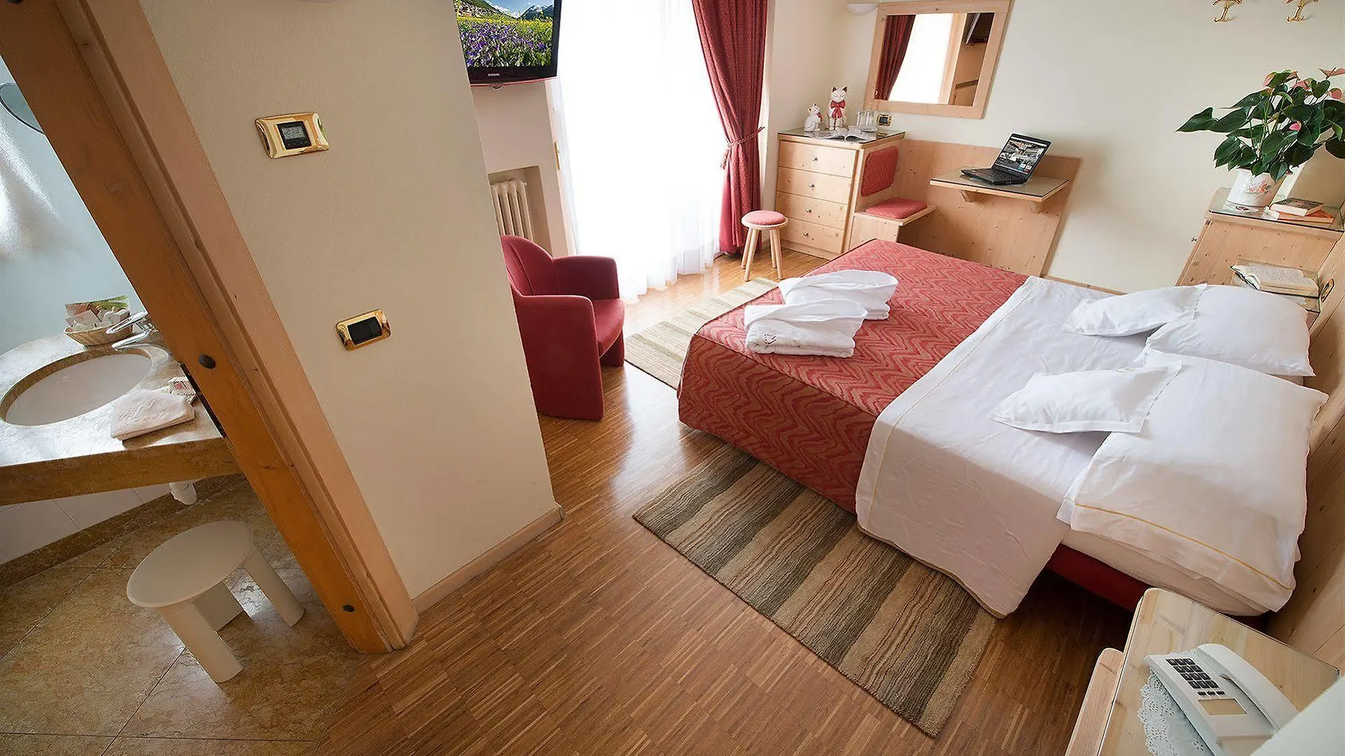Hotel Baita Montana Livigno 4*,